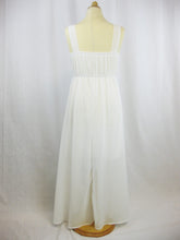 Indlæs billede til gallerivisning Lang kjole i chiffon - Hvid Pigekjole