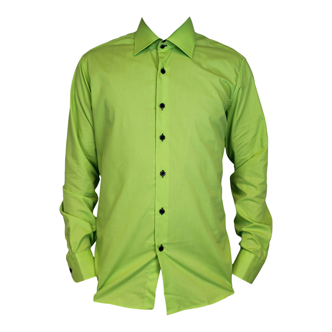 Grøn skjorte med sorte knapper