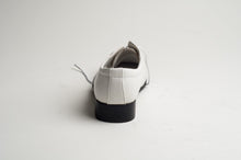 Indlæs billede til gallerivisning Hvid Drenge Sko. Festsko til børn