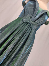 Indlæs billede til gallerivisning Juju &amp; Christine 1653 Grøn kort kjole uden ærmer
