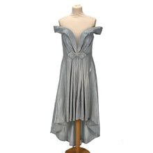 Indlæs billede til gallerivisning Juju &amp; Christine 1653 Sølv kort kjole uden ærmer

