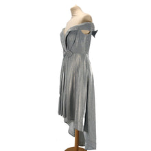 Indlæs billede til gallerivisning Juju &amp; Christine 1653 Sølv kort kjole uden ærmer
